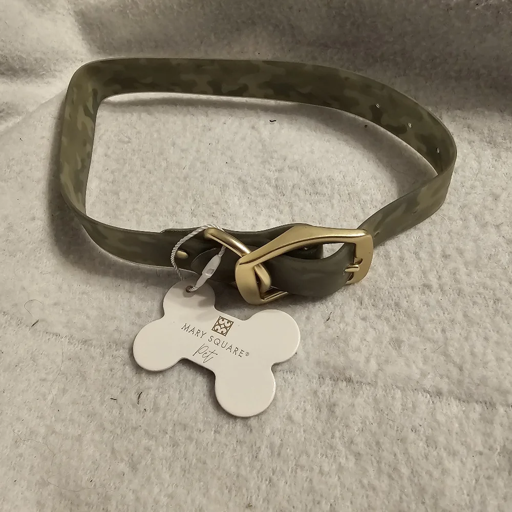 Mary Square Large Silicone Camoflague Collar
